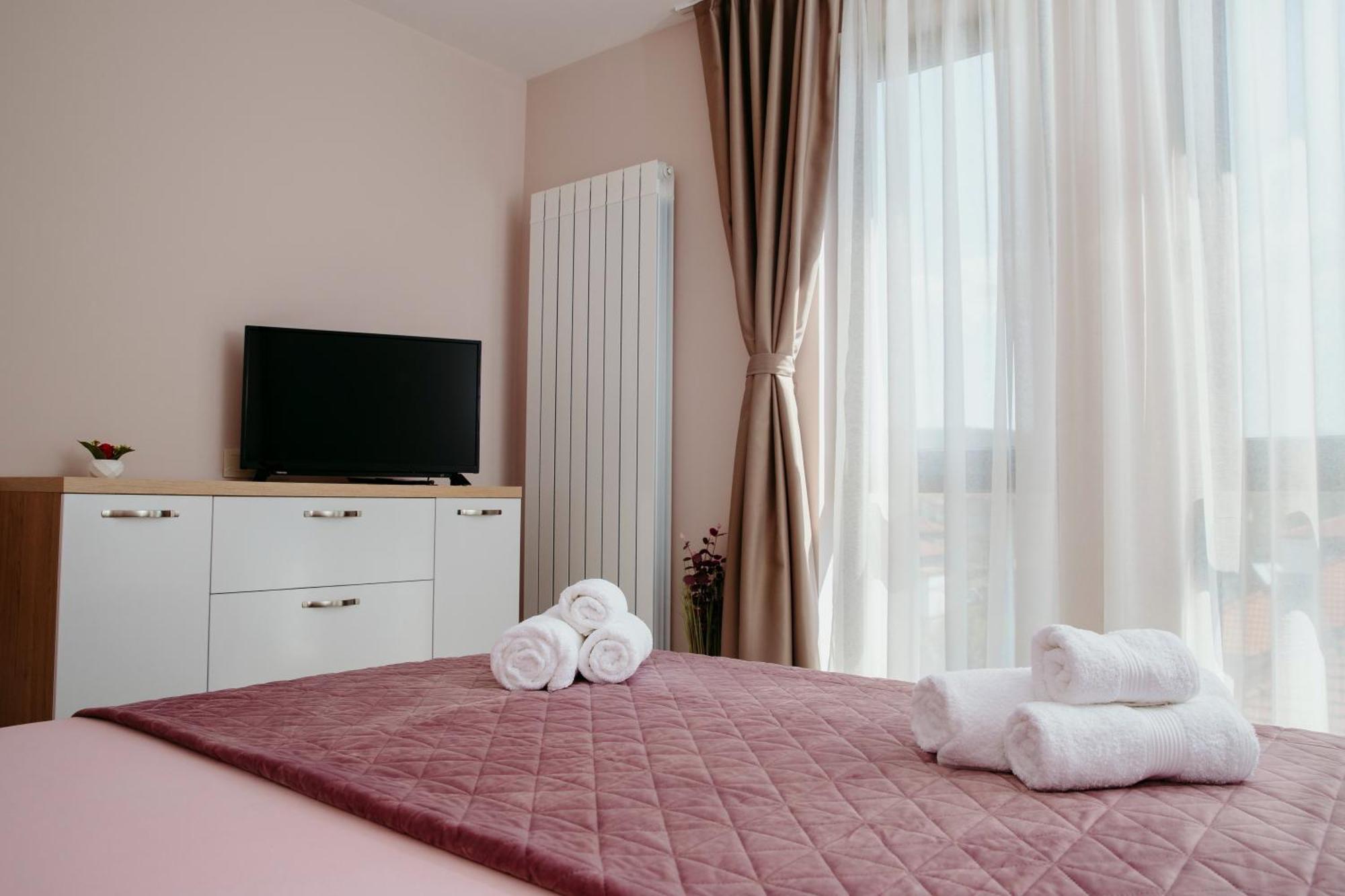 Rose Valley Apartment Kazanlŭk Esterno foto