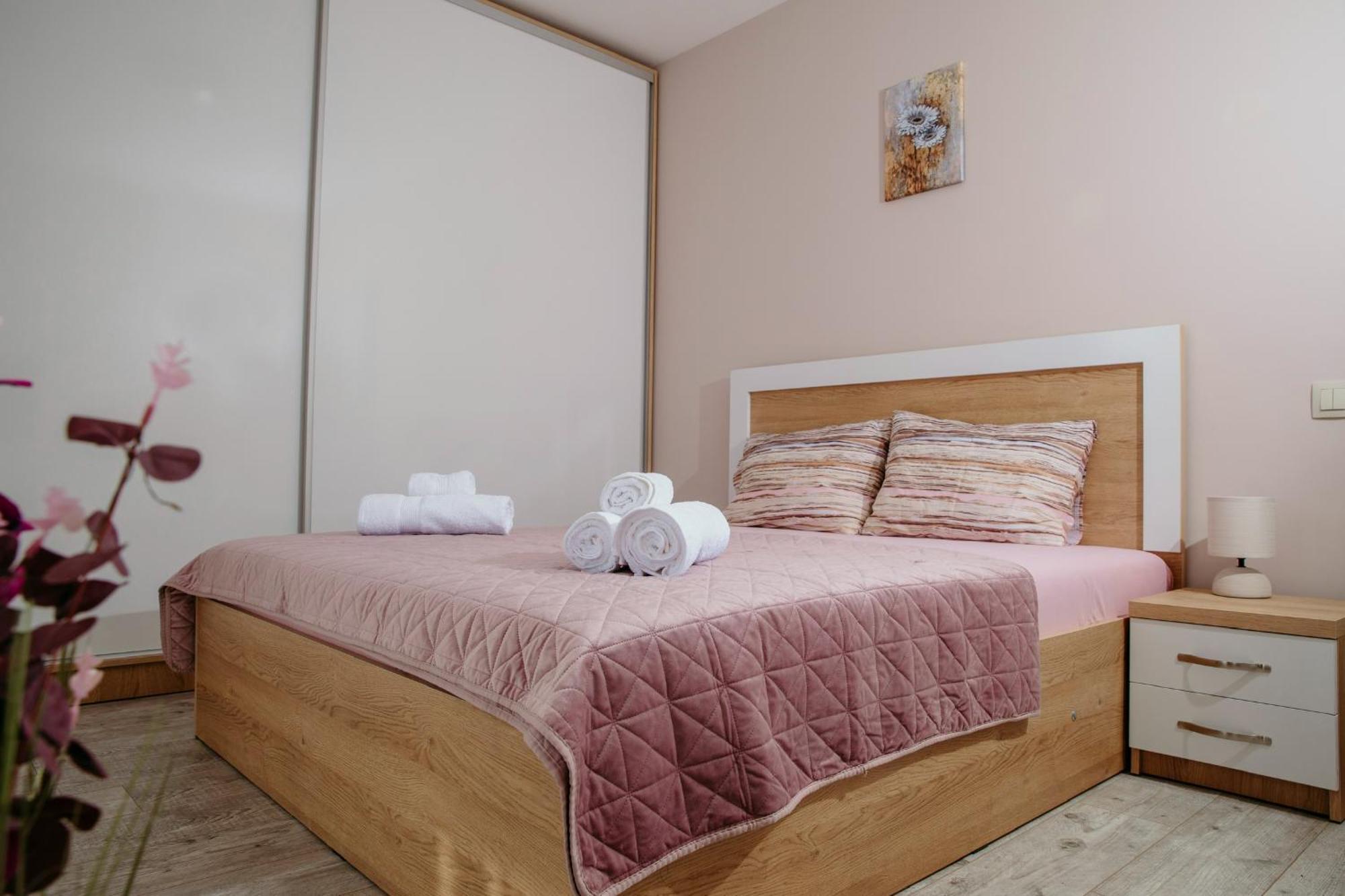 Rose Valley Apartment Kazanlŭk Esterno foto